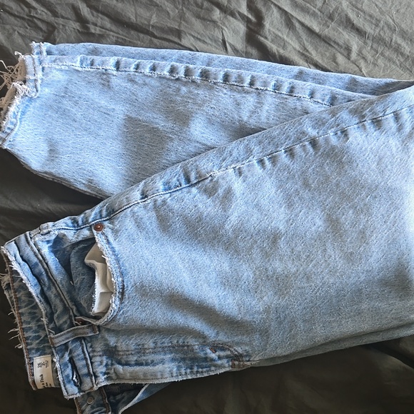 ABERCROMBIE & FITCH Women's '80s Curve Love High Rise Mom Jeans Size 26 - Picture 4 of 4